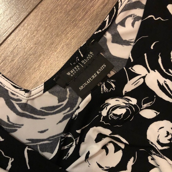 White House Black Market Floral Printed blouse - Picture 2 of 5